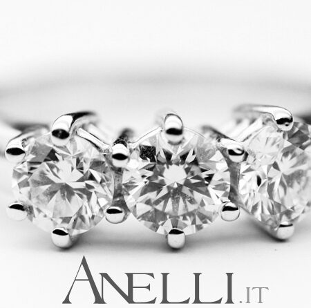 Anello Trilogy 1,35 carati (Colore F - Purezza VVS1)