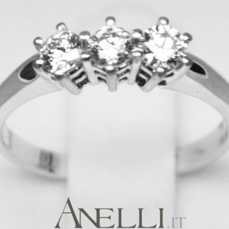 Anello Trilogy Classico 0,60 carati D-VVS1