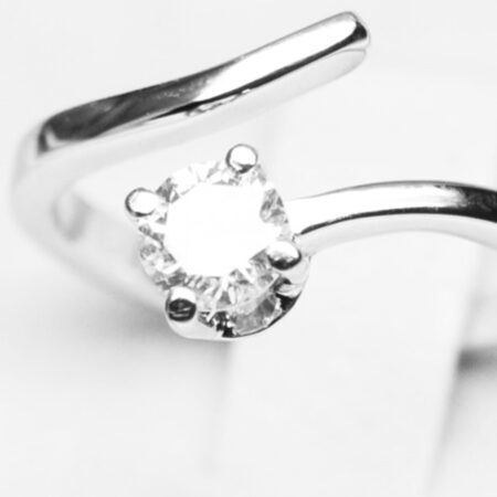 One Diamond Ring 0.38 Carats F-VS1 GIA