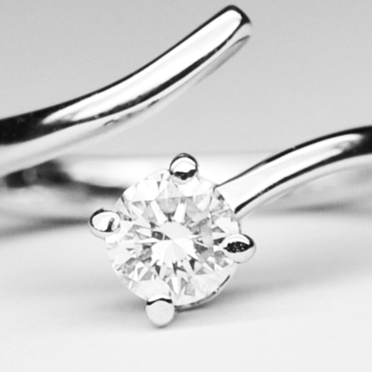 Snake Ring 0.40 Carats D-VS1 GIA