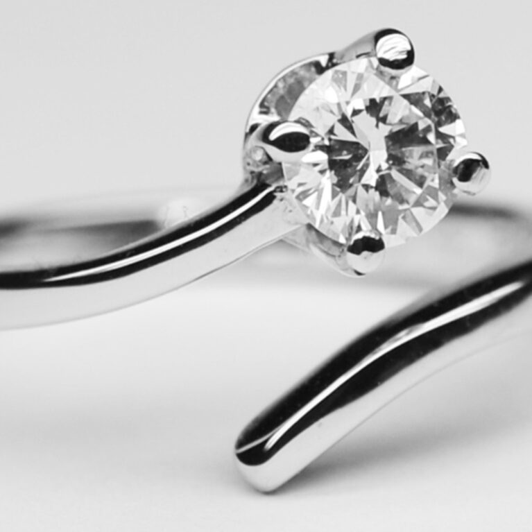 Snake Ring 0.40 Carats F-VS1 GIA