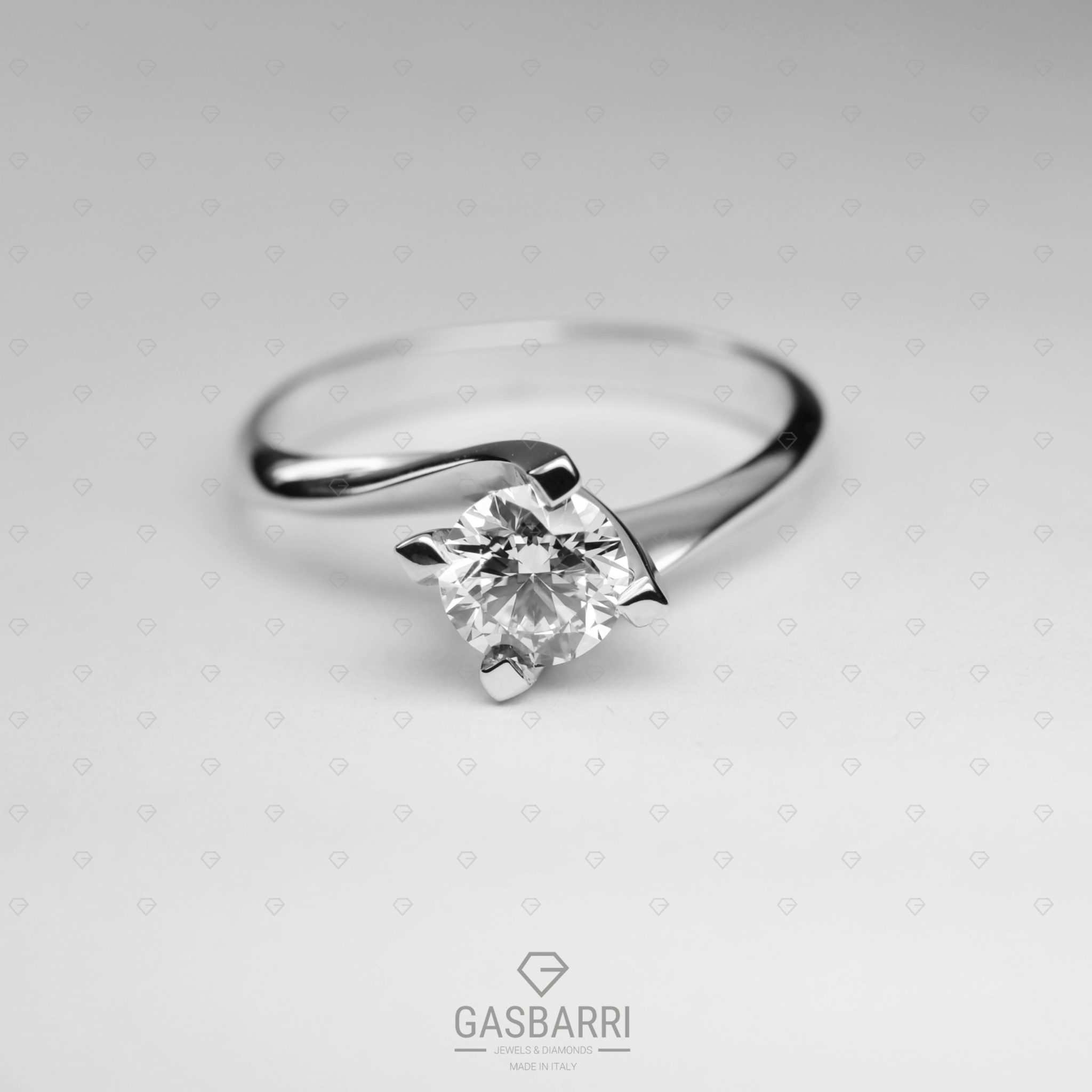 Solitario 0.40 Carati F-VVS1 con GIA