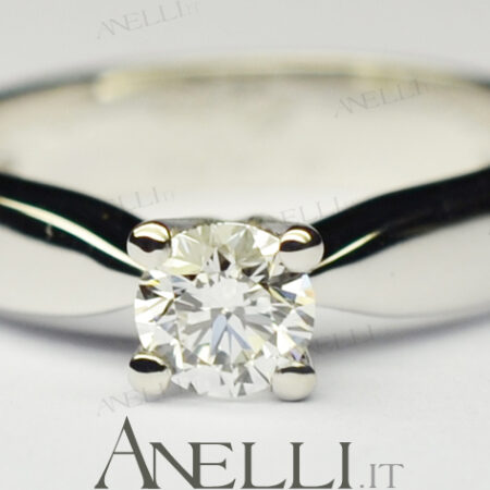 Engagement Ring 0.40 Carats H-VS2 GIA