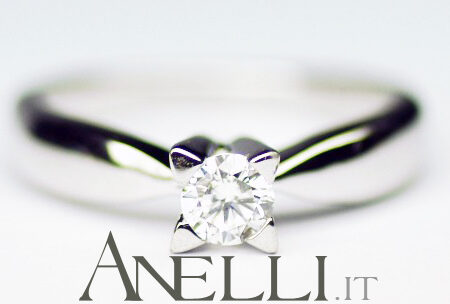 Engagement Ring 0.30 Carats F-VVS1 GIA