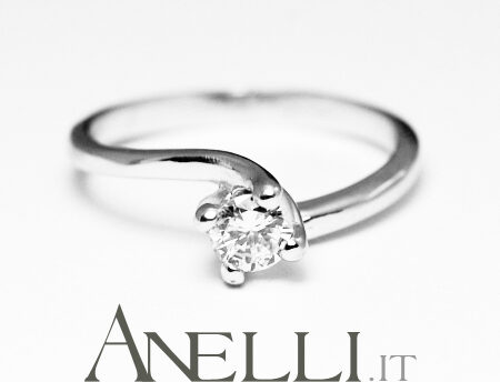 Solitaire Ring 0.20 Carats G-VS1