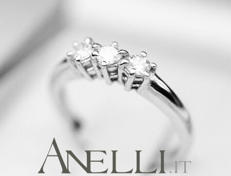 Anello Trilogy 0,12 carati colore F purezza massima