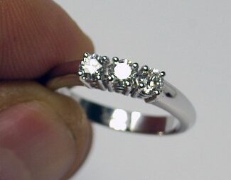 Anello trilogy 0,39 carati (Colore F - Purezza massima)