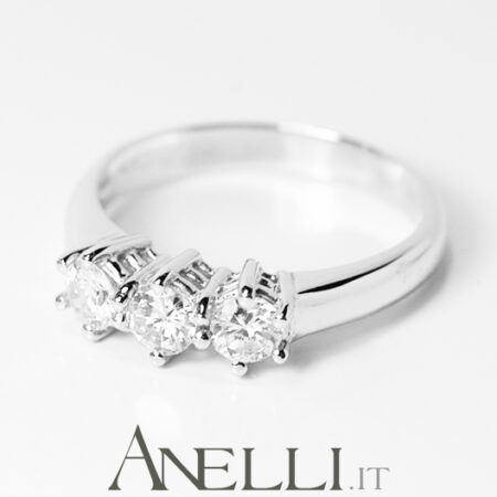 Anello trilogy 0,66 carati (F-IF)