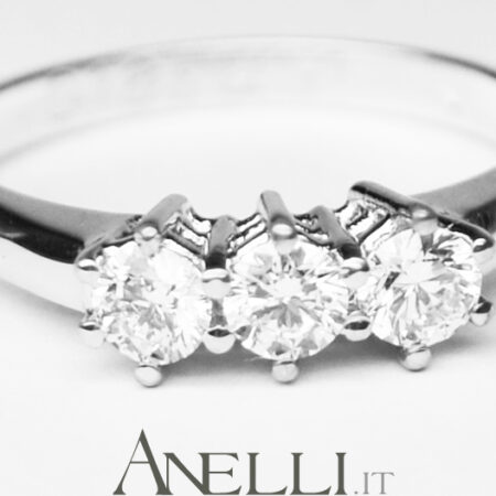 Anello Trilogy Classico 0,60 ct D-IF