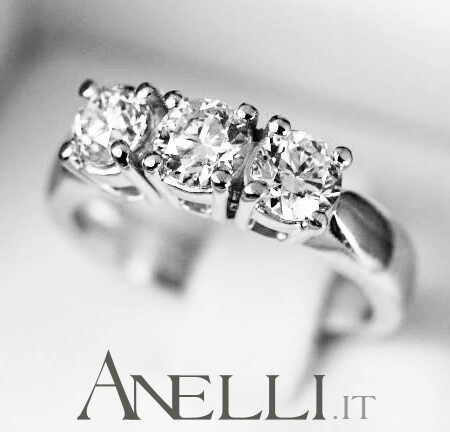 Anello trilogy classico da 1,20 carati (F-VVS1) GIA