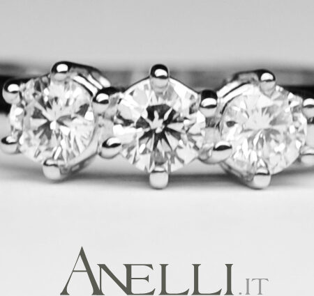 Anello Trilogy con Diamante 0,75 carati E-IF GIA