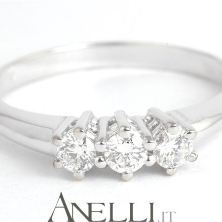 Anello Trilogy da 0,24 carati (Colore F - Purezza massima)