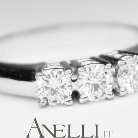 Anello Trilogy di Mezzo Carato E-VVS1