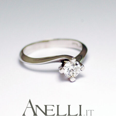 Engagement Ring 0.40 Carats H-VS2 GIA