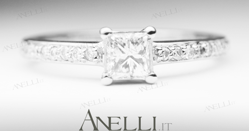 Solitario con Diamante Princess 0.40 carati F-IF