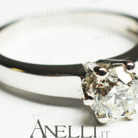 Solitario di 1 Carato colore I purezza VS2