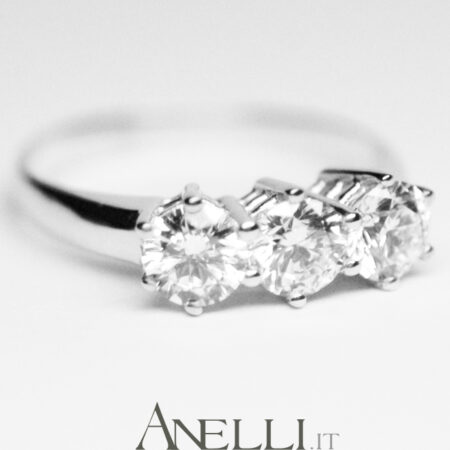Anello trilogy 0,84 carati Diamanti colore F GIA
