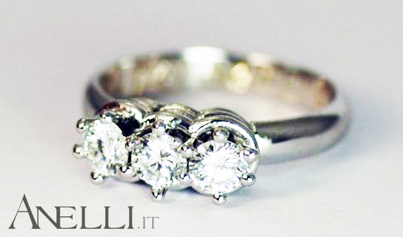 Anello Trilogy di 1,20 carati GIA