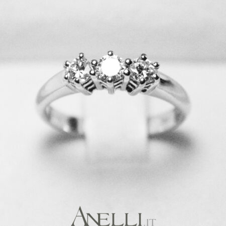 Trilogy in Oro bianco 0,30 carati G-VS1